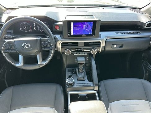 Used 2024 Toyota Tacoma TRD Off-Road image 9