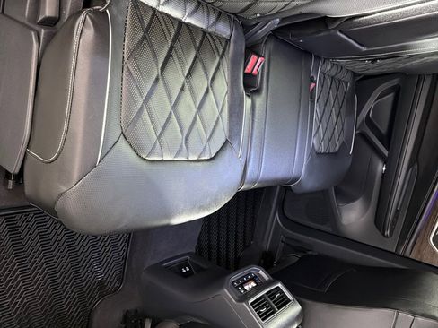 Used 2024 Volkswagen Atlas SEL Premium R-Line AWD/4WD image 24