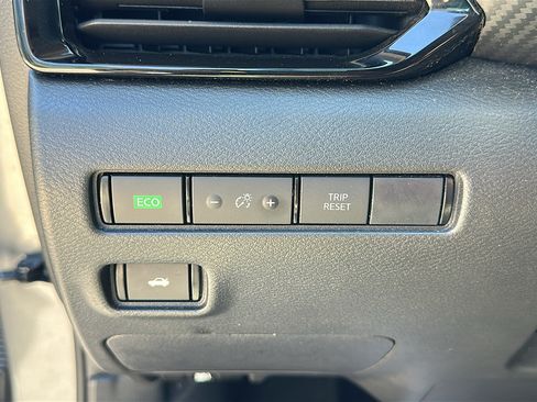 Certified 2023 Nissan Sentra SR w/ Trunk Package FWD image 15