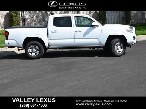 Used 2022 Toyota Tacoma SR AWD/4WD image 3