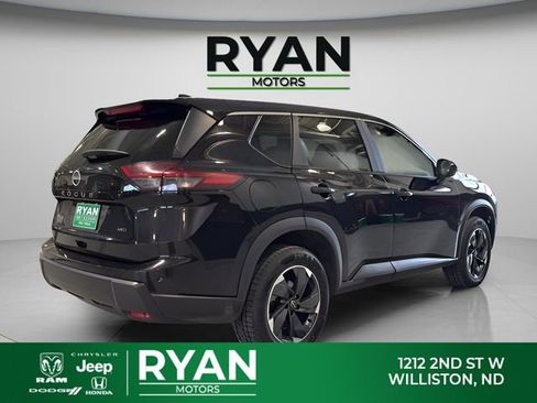 Used 2025 Nissan Rogue SV AWD/4WD image 17