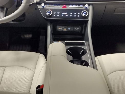 New 2025 Hyundai Sonata Limited image 38