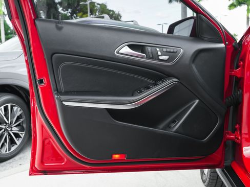 Used 2019 Mercedes-Benz GLA 250 image 29