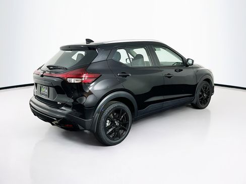 Used 2023 Nissan Kicks SV image 9