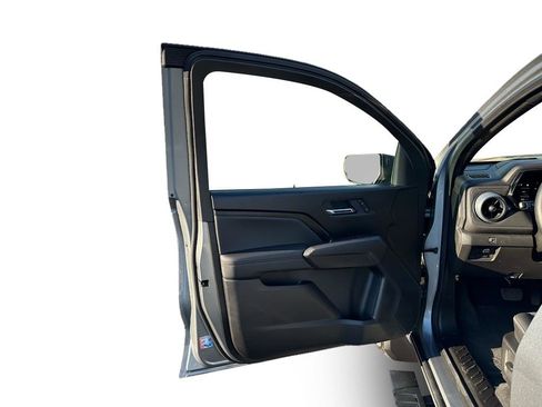 Used 2025 Chevrolet Colorado LT w/ Advanced Trailering Package image 6