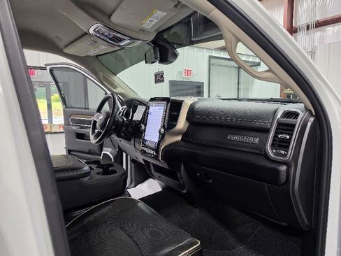 Used 2024 RAM 2500 Laramie AWD/4WD image 17