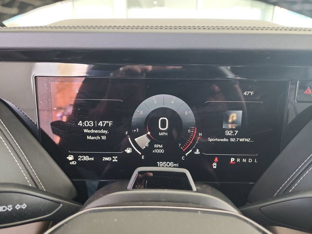 Certified 2025 GMC Yukon Denali Ultimate AWD/4WD image 11