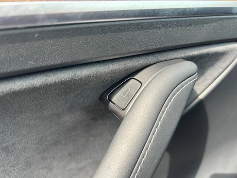 Used 2024 Tesla Model Y 2WD image 48