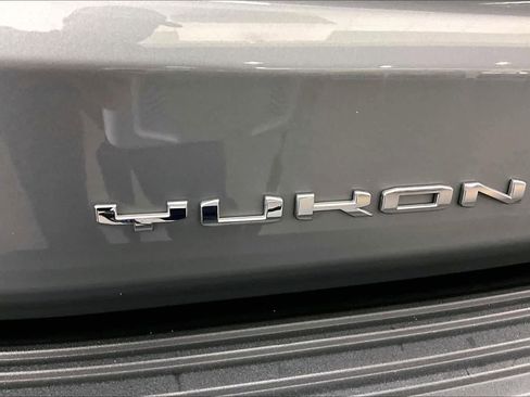 Used 2023 GMC Yukon SLT w/ SLT Premium Package RWD image 31