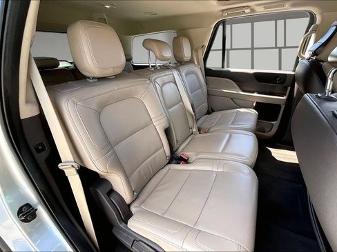 Used 2023 Lincoln Navigator 2WD image 22