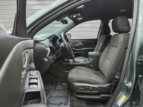 Used 2023 Chevrolet Traverse LT AWD/4WD image 13