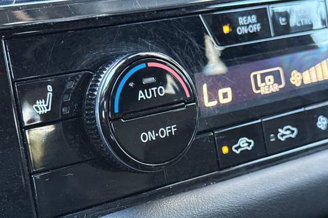 Used 2024 Nissan Pathfinder Rock Creek AWD/4WD image 30