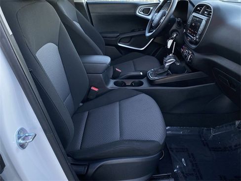 Used 2024 Kia Soul LX w/ Option Group 015 image 30