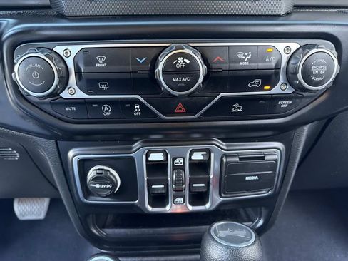 Used 2022 Jeep Wrangler Unlimited Sport AWD/4WD image 43