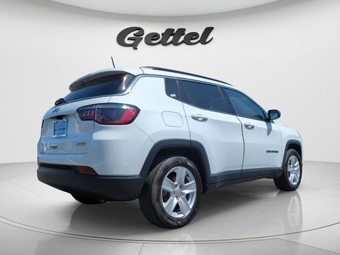 Used 2022 Jeep Compass Latitude FWD image 4