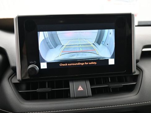 Used 2024 Toyota RAV4 XLE FWD image 15
