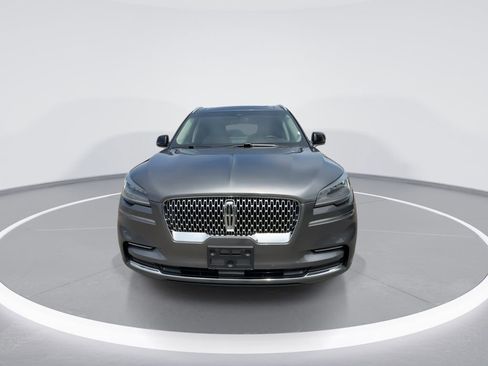 Used 2023 Lincoln Aviator AWD w/ Premium Package image 3