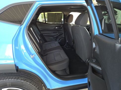 Used 2024 Chevrolet Trax RS w/ Sunroof Package image 45