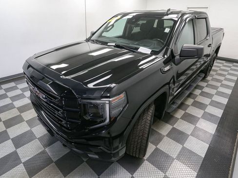 Used 2022 GMC Sierra 1500 Elevation w/ X31 Off-Road Package AWD/4WD image 6