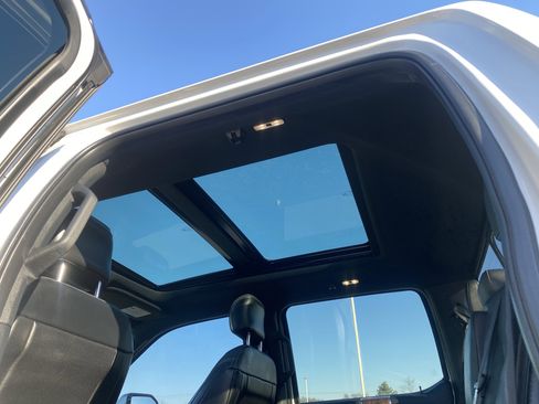 Used 2015 Ford F150 Platinum w/ Equipment Group 701A Luxury image 9