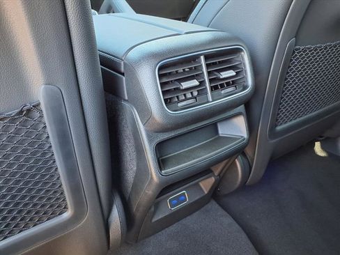 Used 2025 Mercedes-Benz GLE 450 4MATIC image 18