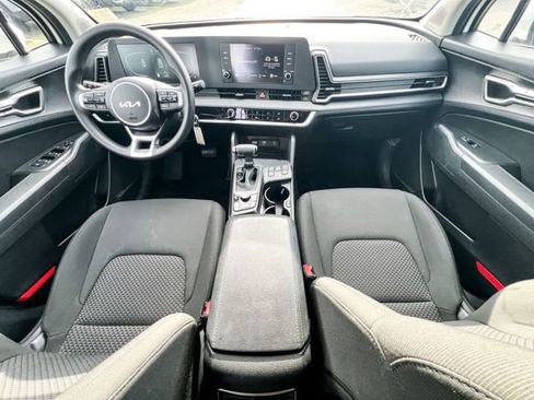 Certified 2024 Kia Sportage LX image 12