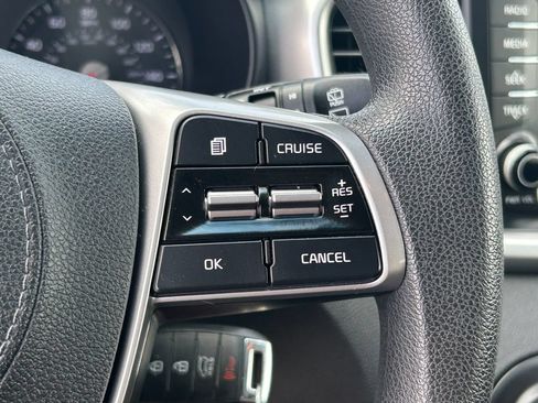 Used 2019 Kia Sorento AWD V6 image 17