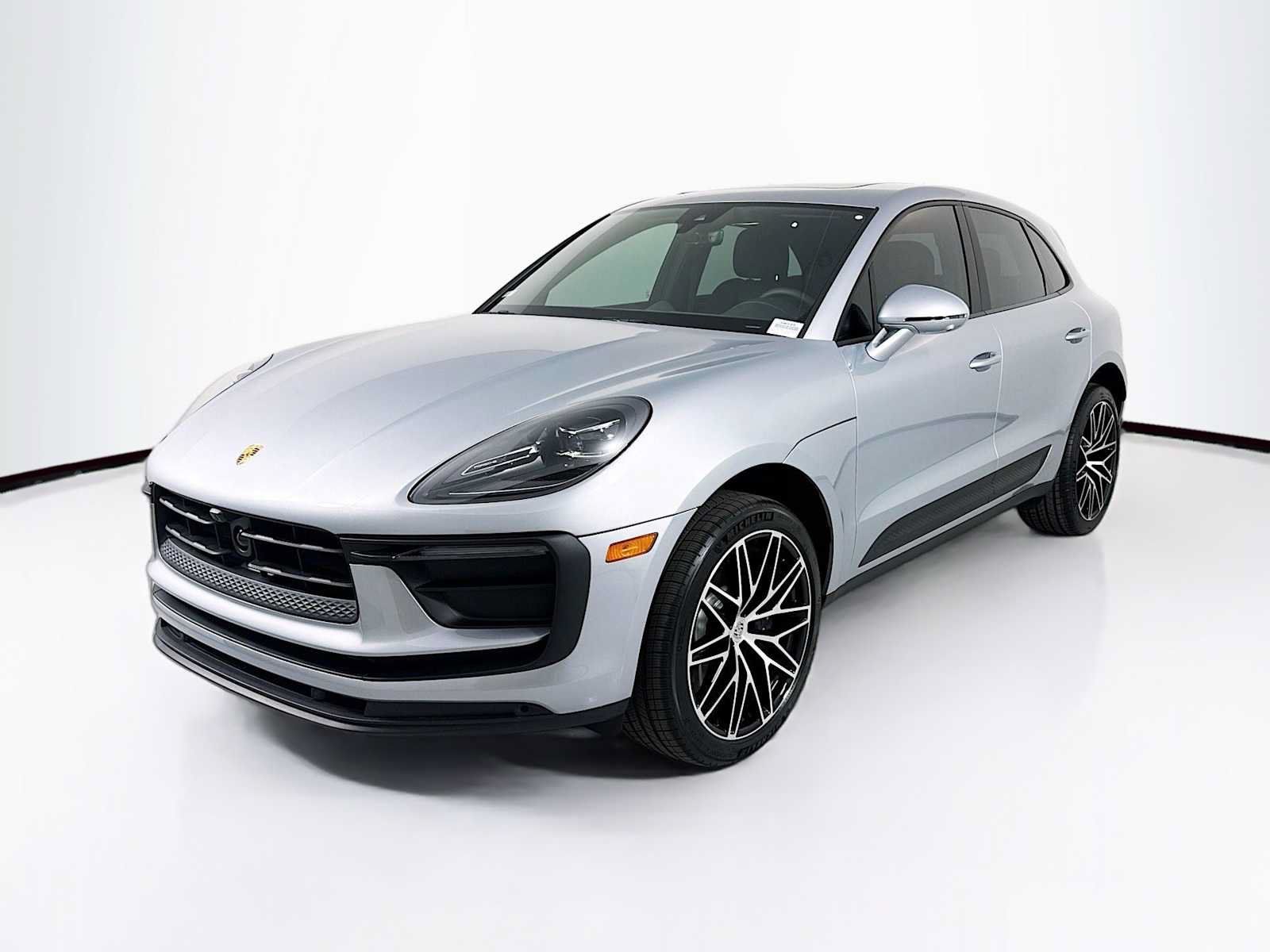 Used 2026 Porsche Macan AWD/4WD image 1