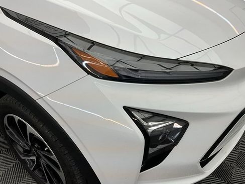 Used 2022 Chevrolet Bolt EUV Premier w/ Sun & Sound Package image 28