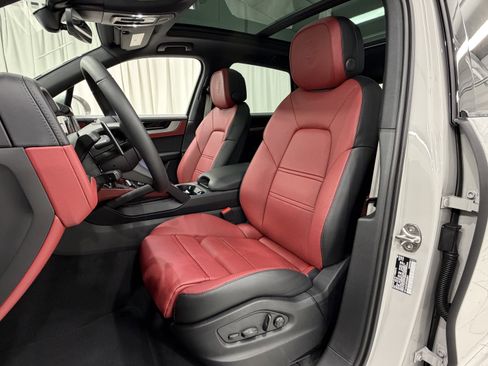 New 2026 Porsche Cayenne image 31