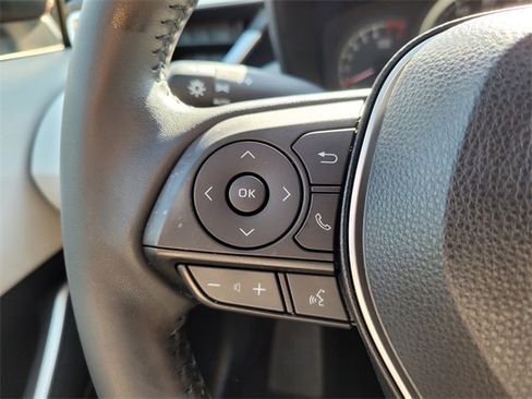 Used 2022 Toyota Corolla SE image 36