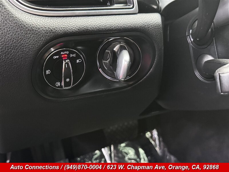 Used 2018 Porsche Macan AWD/4WD image 24