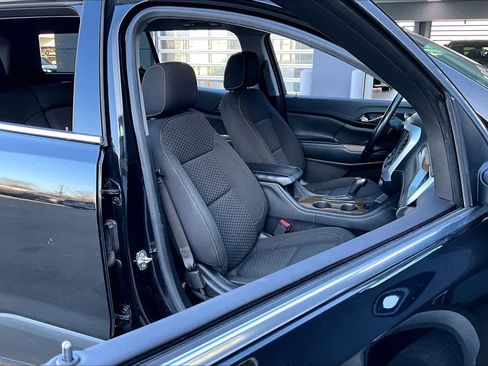 Used 2019 GMC Acadia SLE image 8