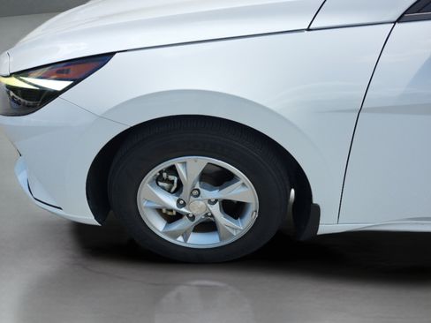 Certified 2023 Hyundai Elantra SE w/ Cargo Package FWD image 23