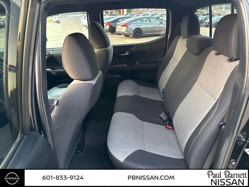 Used 2022 Toyota Tacoma TRD Off-Road image 23