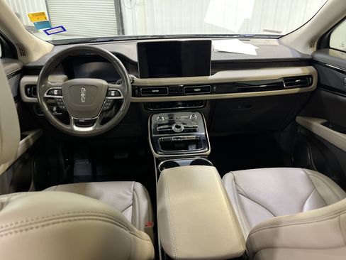Used 2023 Lincoln Nautilus Reserve image 12