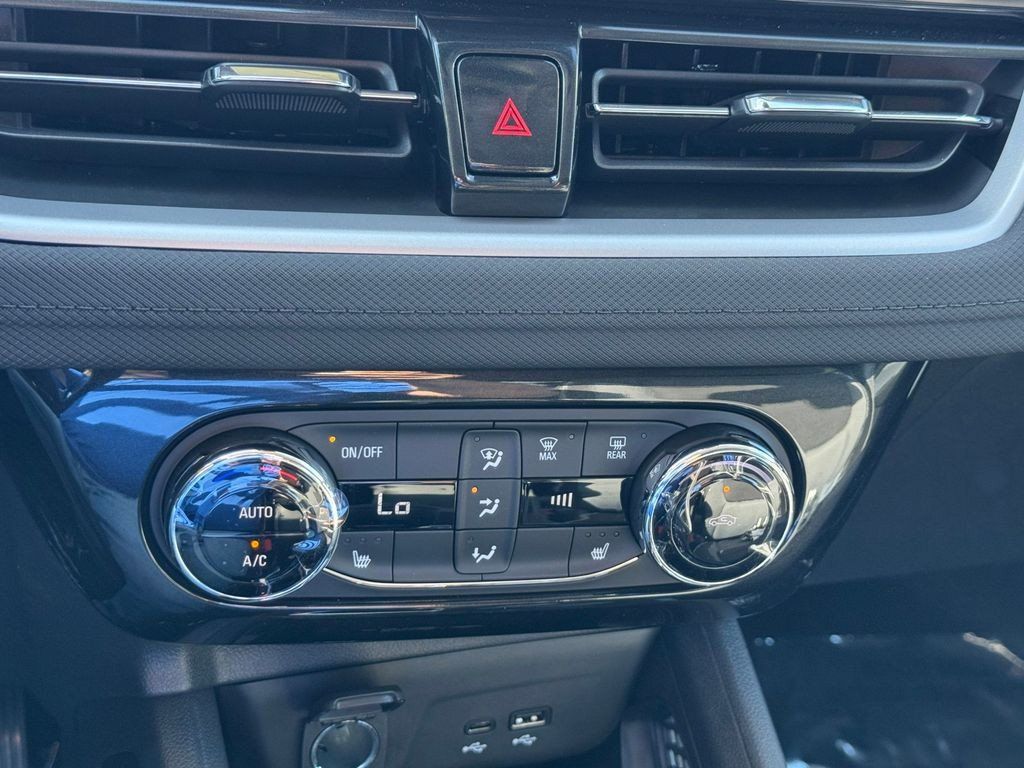 New 2026 Chevrolet TrailBlazer LT w/ Convenience Package FWD image 19