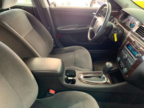 Used 2013 Chevrolet Impala LT w/ LT Sunroof Package image 12