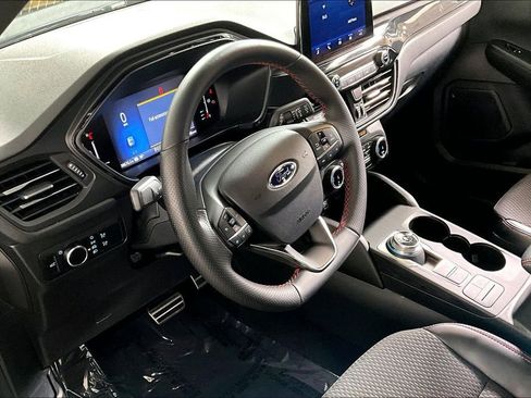 Used 2024 Ford Escape ST-Line image 13