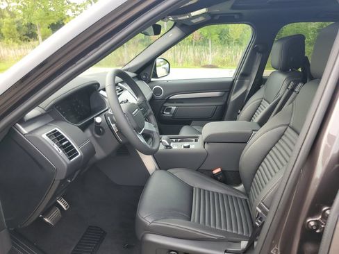 New 2026 Land Rover Discovery Dynamic SE AWD/4WD image 12