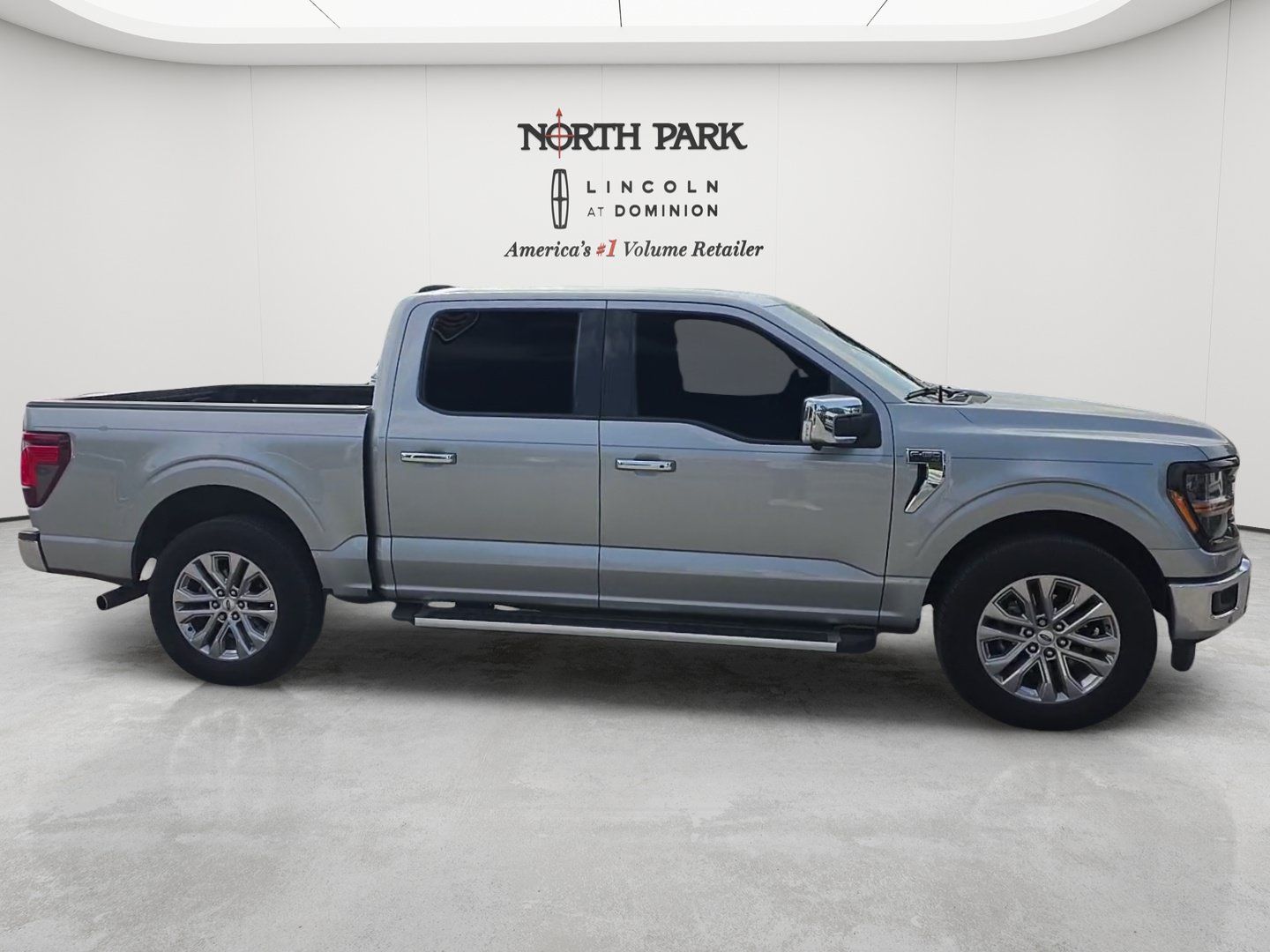 Used 2025 Ford F150 XLT w/ Equipment Group 302A MID RWD image 4