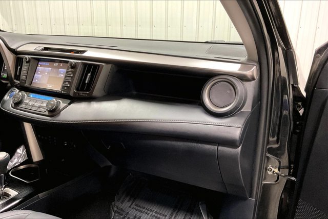 Used 2018 Toyota RAV4 Limited AWD/4WD image 16