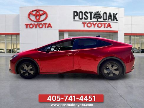 Used 2026 Toyota Prius LE FWD image 2