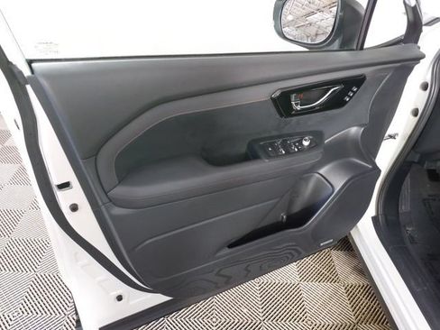 Used 2025 Subaru Forester Touring AWD/4WD image 18