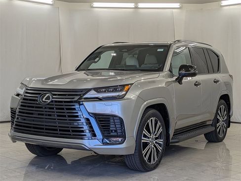New 2025 Lexus LX 600 4WD w/ Luxury Package image 5