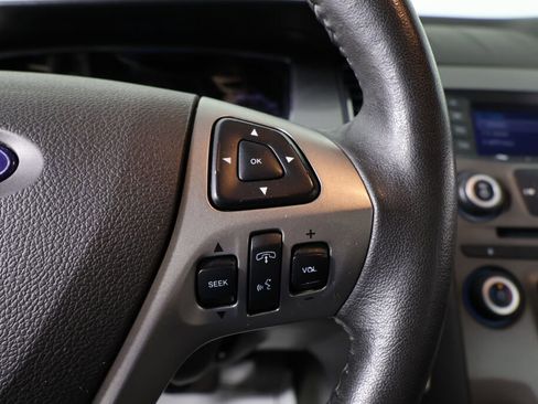 Used 2015 Ford Taurus SEL image 33