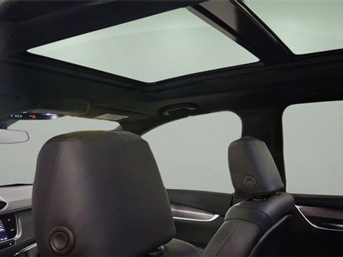 Used 2022 Cadillac XT6 Luxury image 28