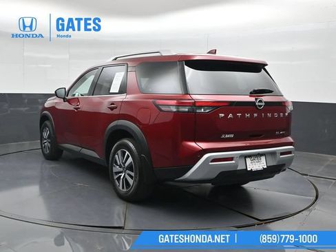 Used 2023 Nissan Pathfinder SL AWD/4WD image 8