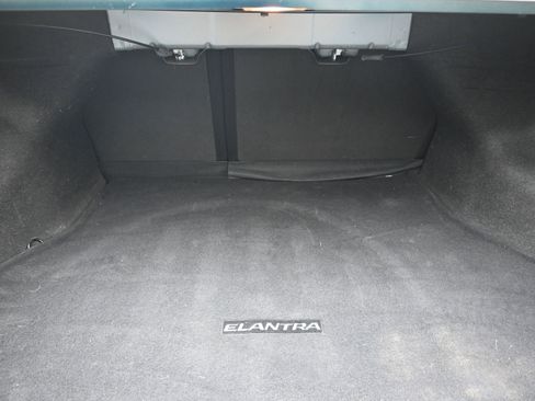 Used 2013 Hyundai Elantra GLS w/ Preferred Pkg FWD image 22