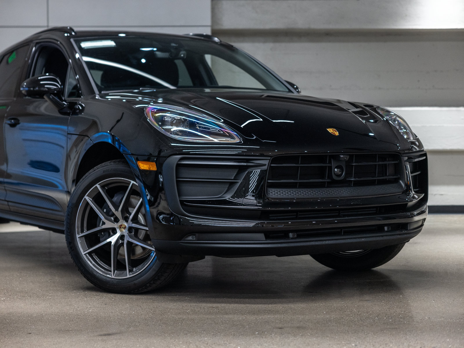 Used 2026 Porsche Macan AWD/4WD image 16
